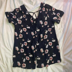 Black Floral Criss Cross Back Short Sleeve Top Women's Size Extra Small